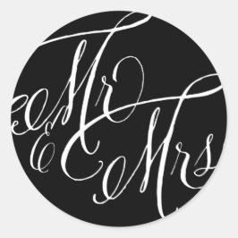 Black and White Mr. & Mrs. Elegant Script Wedding Runder Aufkleber