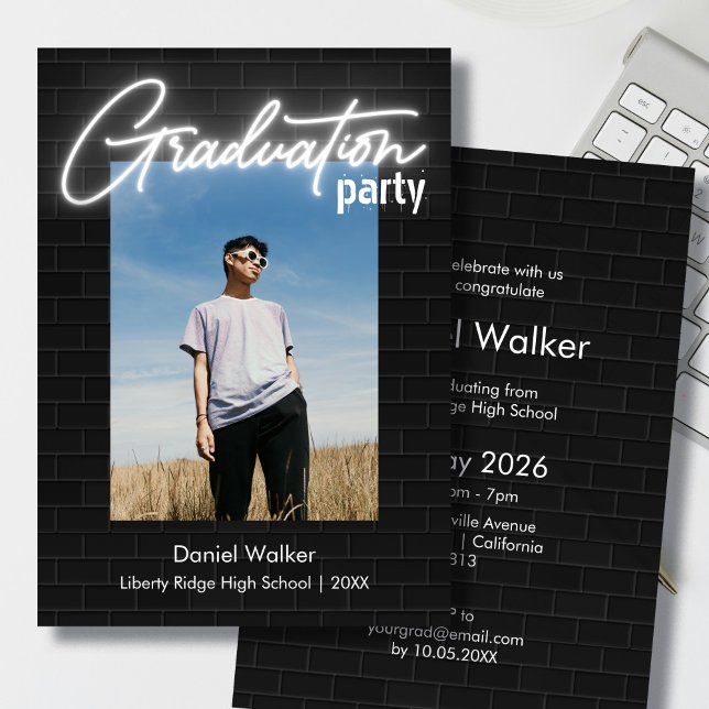 Black and white neon photo graduation party einladung (Von Creator hochgeladen)