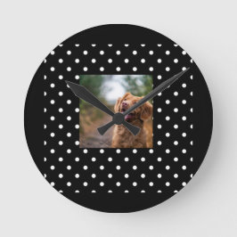 Black and white polka dot Dog pic Runde Wanduhr
