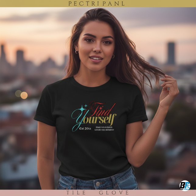 Black and White Simple Elegant "Find Yourself " T-Shirt (Von Creator hochgeladen)