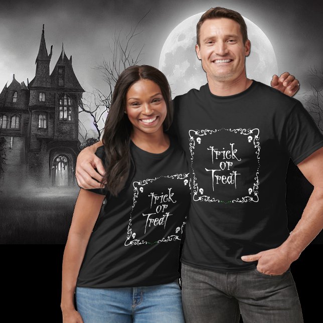 Black and White Trick or Treat T-Shirt (Von Creator hochgeladen)