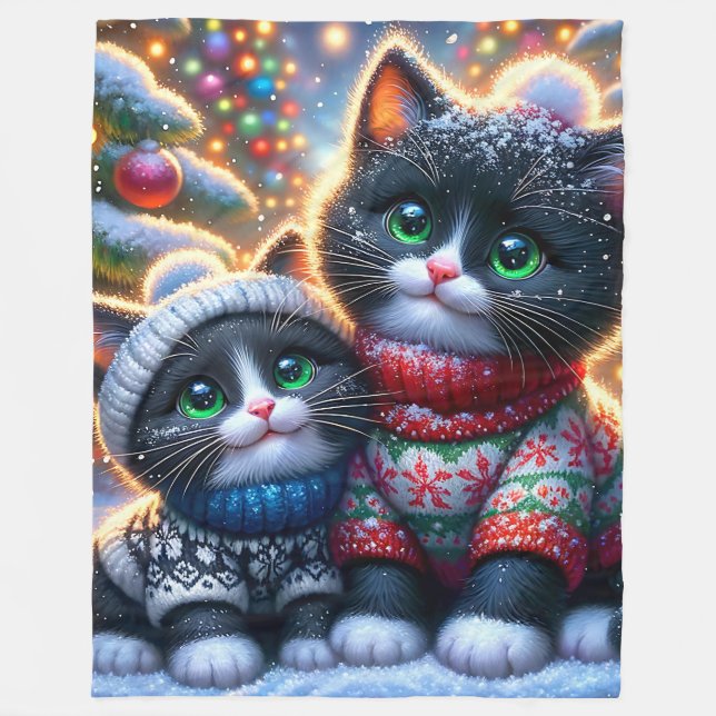 "Black and White Tuxedo Kittens’ First Christmas" Fleecedecke (Vorderseite)