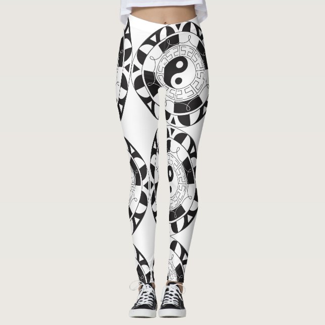 Black and White Ying Yang Mandala Leggings (Vorderseite)