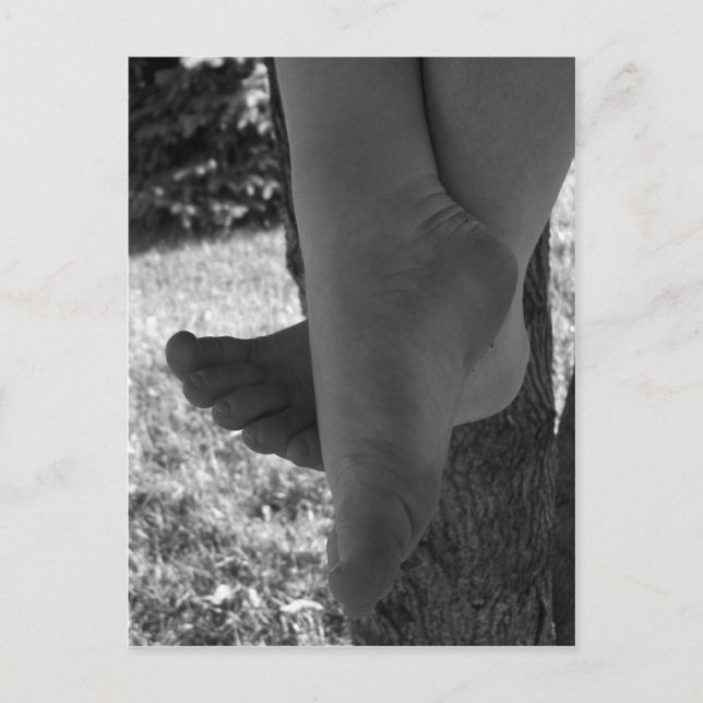 Black and White Young Feet Postkarte (Vorderseite)