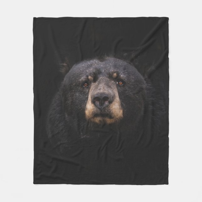 BLACK BEAR ON BROWN WOODEN TREE BRANCH FLEECEDECKE (Vorderseite)