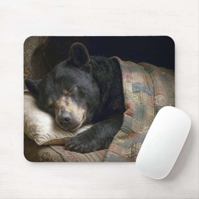 Black Bear Sleeping Under a Quilt Mousepad (Mit Mouse)
