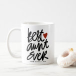 Black Best Tante je Hand Letting Zitat Kaffeetasse<br><div class="desc">Beste Tante je! Individuelle Tasse mit handgeschriebenem Zitat mit Herzakzent. Personalisieren Sie diese moderne Kalligraphie-Tasse,  indem Sie Ihren eigenen Text hinzufügen. Diese beste Tante-Tasse ist perfekt als Geburtstagsgeschenk und Weihnachtsgeschenk.</div>