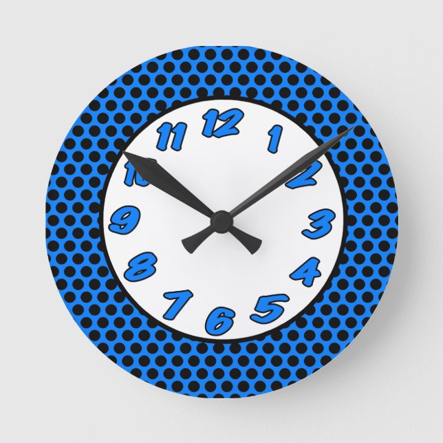 Black & Blue Polka Dots Runde Wanduhr (Vorderseite)