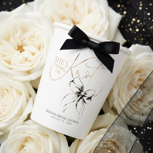 Black Bow She's Tying the Knot Bridal Shower Pappbecher (Black Bow Paper Cups For Bridal Shower)