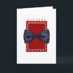Black Bowtie Birthday Card Karte<br><div class="desc">Farbige Bleistiftzeichnung einer Krawatte aus schwarzem Bogen,  ihre schlichten,  eleganten Linien,  die perfekt für eine Einladung zum Party,  eine Geburtstagskarte,  Hallo an einen besonderen Freund,  oder als Geschenk für den Vatertag! Entspricht auch der</div>