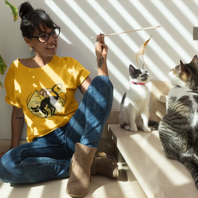 Black Cat and Owl Adventure in Ägypten Unisex Cuts T-Shirt (Von Creator hochgeladen)