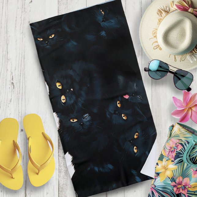 Black Cat Cuddle Strandtuch (Von Creator hochgeladen)