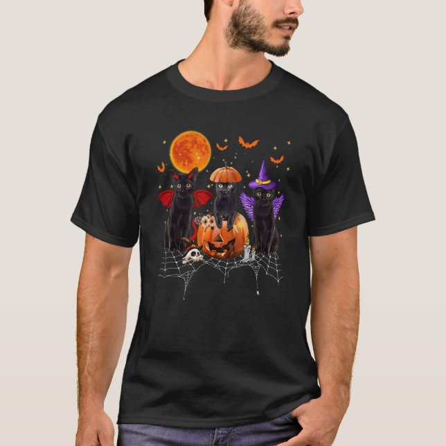 Black Cat Halloween Black Cat Sitting On Pumpkin T-Shirt (Vorderseite)