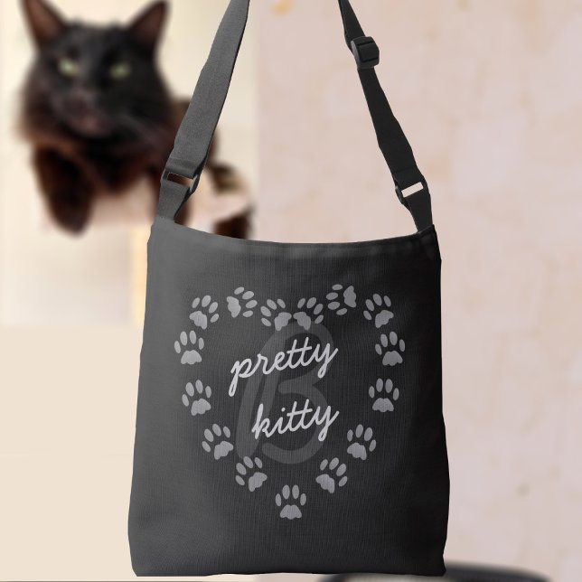 Black Cat Paw Print Heft Monogram Crossbody Bag Tragetaschen Mit Langen Trägern (You are a pretty kitty! Just add your initial to this cute crossbody bag)