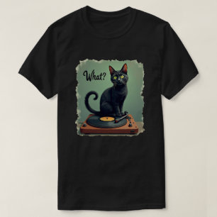 Black Cat Sitting auf Vinyl Record Player T - Shir T-Shirt
