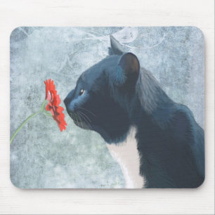 Black Cat Sniffing Blume Mousepad