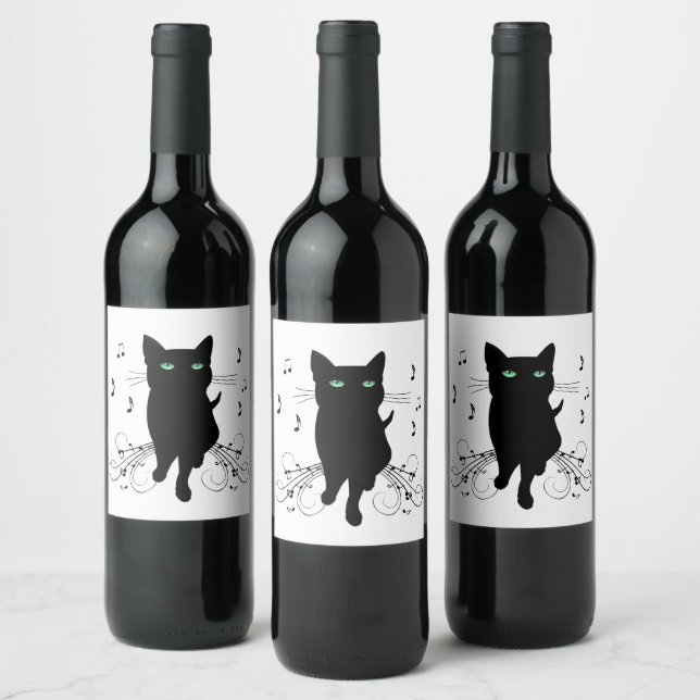 Black Cat Surrounded by Whispering Notes of Music Weinetikett (Flaschen)
