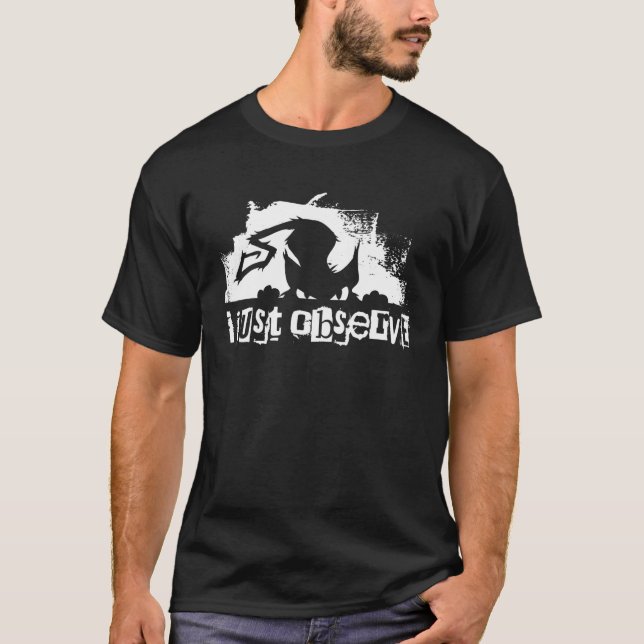 Black Cat Watched Gothic Design T-Shirt (Vorderseite)