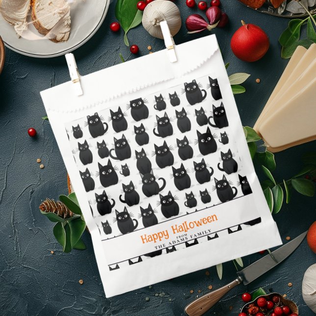 Black Cats Individuelle Name Happy Halloween Geschenktütchen (Von Creator hochgeladen)