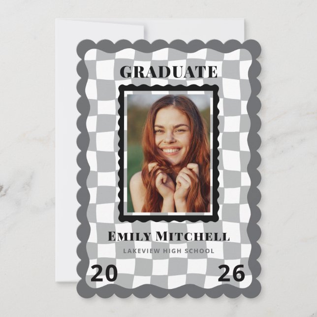 Black Checkered Grad Announcement with Photo Einladung (Vorderseite)