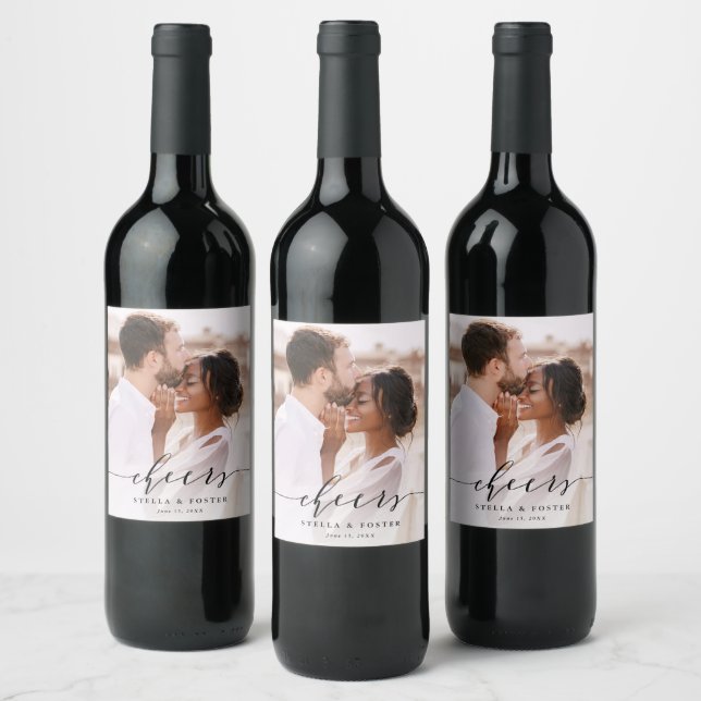 Black Cheers Elegante Calligraphy Wedding Foto Weinetikett (Flaschen)