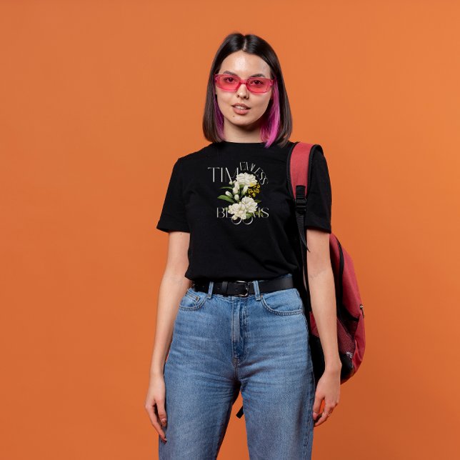 Black & Cream Floral Timeless Blooms T - Shirt (Von Creator hochgeladen)