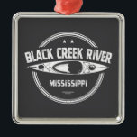 Black Creek River Mississippi Kayaking Ornament Aus Metall<br><div class="desc">Der Schwarze Creek Wild und der Landschaftliche Fluss liegt im Nationalwald von Mississippi De Soto und wurde 1986 vom Kongress zum ersten und einzigen Wilden und Landschaftlichen Fluss in Mississippi erklärt. Es ist bekannt für seine Wildnis und ist ein beliebtes Ziel für Paddeln,  Camping und Naturgenuss.</div>
