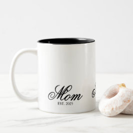 Black Elegant Script Established Mom Zweifarbige Tasse