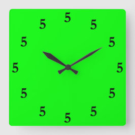 Black Five oClock Irgendwo auf Lime Green Quadratische Wanduhr