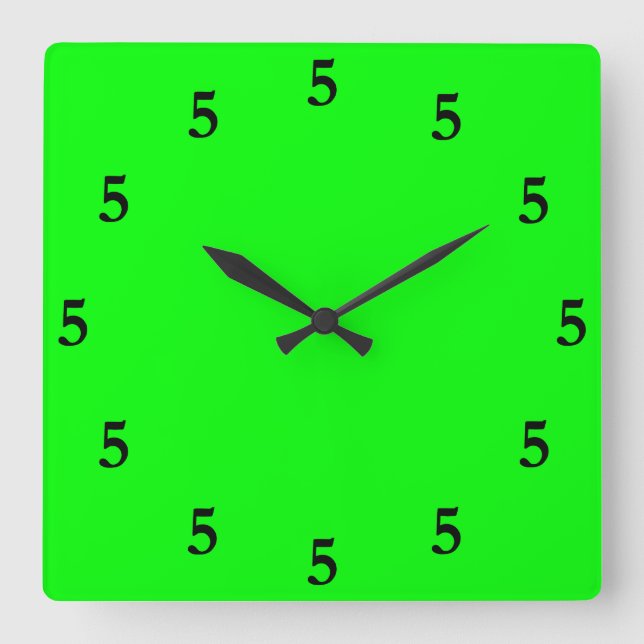 Black Five oClock Irgendwo auf Lime Green Quadratische Wanduhr (Vorderseite)