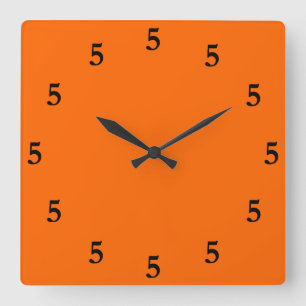 Black Five oClock Irgendwo in Orange Quadratische Wanduhr