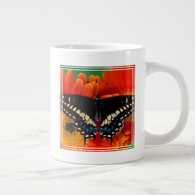 Black Frack Butterfly auf Gerberia Daisy Jumbo-Tasse (Rechts)