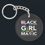 Black Girl Magic Schlüsselanhänger<br><div class="desc">Inspirierend T - Shirt, der Schwarzen Power, Schwarzer Stolz, Schwarzes Leben, Schwarzgeschichte Monat, afrikanisches Erbe, afrikanischen Stolz und Erbe darstellt. Afrikanische Modefarben, traditionelle afrikanische Stammes-Farben, Dashiki-T - Shirt, Ankara Fashion, Rastafari-T - Shirt, Rasta-T - Shirt, Rastafarian-T - Shirt, Schwarz und Stolz, Melanated, Melanin, Schwarz und Erziehtes Tee-Shirt für Männer, Frauen,...</div>