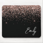 Black Girl Rose Gold Blush Pink Glitzer Monogram Mousepad<br><div class="desc">Schwarz und Rose Gold - Schwarz Rosa Sparkle Glitzer Pinselmetall Monogram Name and Initial Mousepad (Mauspad). Das macht den perfekten 16 Geburtstag,  Hochzeit,  Brautparty,  Jubiläum,  Babydusche oder Junggeselinnen-Abschied Geschenk für jemanden,  der Lieben glamourösen Luxus und schicke Stile.</div>