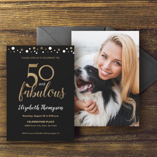Black Gold Confetti 50 und fabelhaftes Foto Geburt Einladung (Customizable 50 and fabulous gold confetti elegant script photo invitation.)