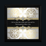 Black Gold Damask Bible Verse Geschenkbox<br><div class="desc">Schwarzer Damast hält Sake Geschenkboxen. Schwarzes Gold hält Geschenkboxen. Elegante schwarze Geschenkboxen. Schwarze Damast-Geschenkboxen. Schmuckbox aus schwarzem Gold. Bibelgeschenke. Religiöse Geschenke. Schöner schwarzer und goldener Damast mit anpassbarem Bibelvers auf der Vorderseite. Beautiful as is, oder Sie können Ihre Daten zu der Vorderseite hinzufügen, indem Sie einfach die orange "Anpassen Sie...</div>