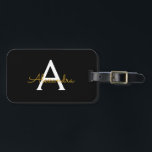 Black Gold Girl Script Monogram Name Modern Gepäckanhänger<br><div class="desc">Schwarz und Gold Monogramm Fügen Sie Ihren eigenen Namen Script Gepäcksack Tag Die Tasche Tag macht den perfekten süßen 16 Geburtstag,  Hochzeit,  Brautparty,  Babydusche oder Junggeselinnen-Abschied Geschenk für jemanden,  der ihr Zimmer in Stil dekoriert.</div>