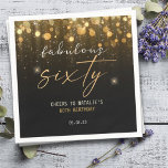 Black Gold Glitzer Sparkle Glam 60. Geburtstag Serviette<br><div class="desc">Black and Gold Glitzer Sparkle Glam 60. Geburtstag Napkins Personalisiert | Happy Sixty Birthday Napkins | Fabulous Sixty Cheers to Individuelle Name 60. Geburtstagsparty | Personalisieren Sie diese Servietten mit eigenem Text. Sie können auch die Textfarbe ändern.</div>