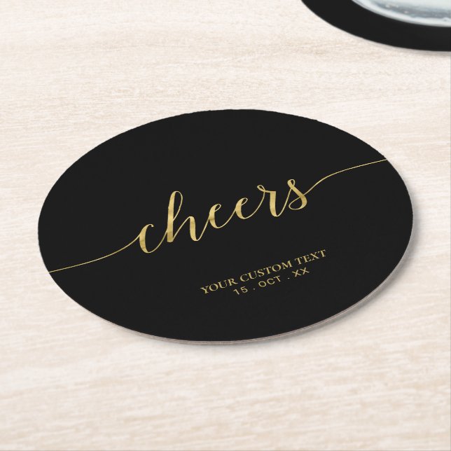 Black & Gold Modern Lettering Cheers Party Runder Pappuntersetzer (Angewinkelt)