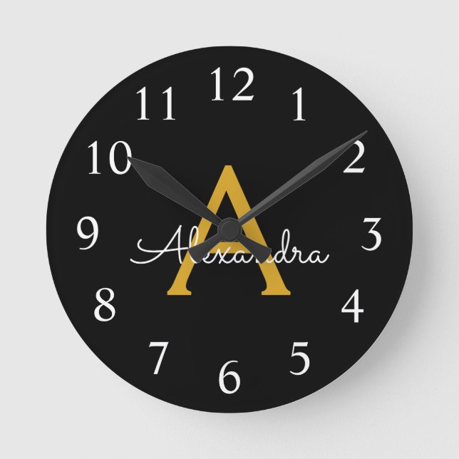 Black Gold Modern Script Girls Monogram Name Runde Wanduhr (Vorderseite)