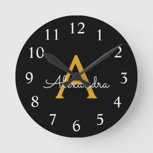 Black Gold Modern Script Girly Monogram Name Runde Wanduhr