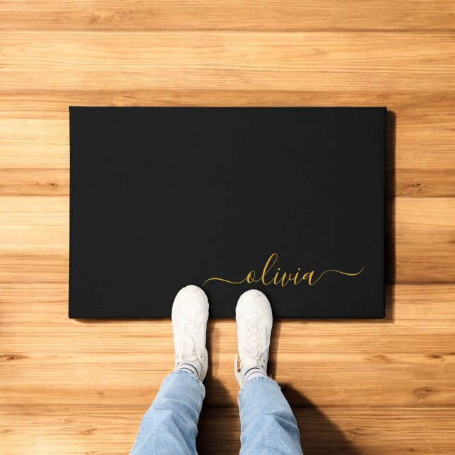 Black Gold Modernes Script Giron Monogram Name Fußmatte (Von Creator hochgeladen)