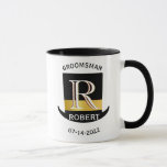 Black Gold Monogram Name Trauzeuge Gastgeschenk Ho Tasse<br><div class="desc">Diese einzigartige Kaffeemaschine ist als Geschenk für Ihre Trauzeugen konzipiert. Ein tolles Design mit einem schwarzen und goldenen Hut vor weißem Hintergrund. Es gibt sogar eine einzigartige Anordnung des Monogramms - sehen Sie genau hin und Sie werden drei Farben sehen, was ihm das Gefühl der Tiefe gibt. Personalisiert zusätzlich mit...</div>