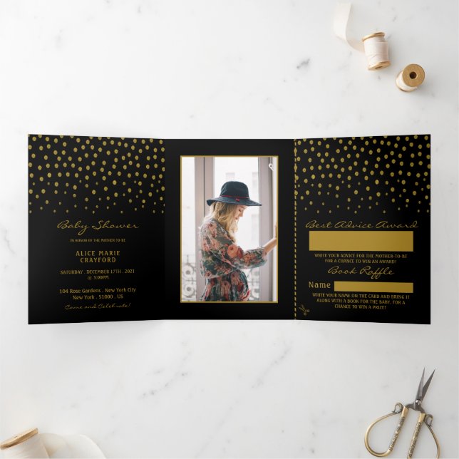 Black & Gold Polka Dot, Baby Showsuite Dreifach Gefaltete Einladung (Innenseite)