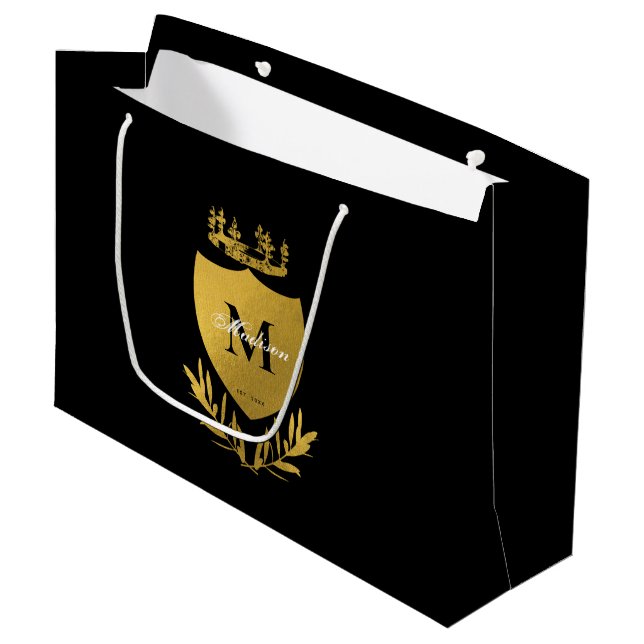 Black & Gold Royal Emblem Shield Monogram Große Geschenktüte (Vorderseite Schrägansicht)