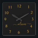 Black Gold Script Monogram Girlaname Quadratische Wanduhr<br><div class="desc">Die Name-Uhr für das Monogramm-Gold und das Schwarze Script. Das macht den perfekten 16 Geburtstag,  Hochzeit,  Brautparty,  Jubiläum,  Babydusche oder Junggeselinnen-Abschied Geschenk für jemanden,  der Lieben glamourösen Luxus und schicke Stile.</div>