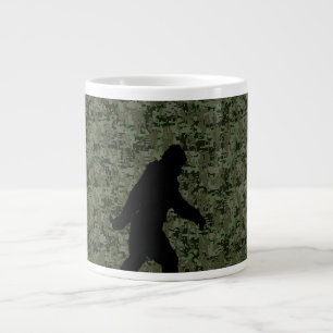 Black Gone Squatchin Woodland Digital Camouflage Jumbo-Tasse