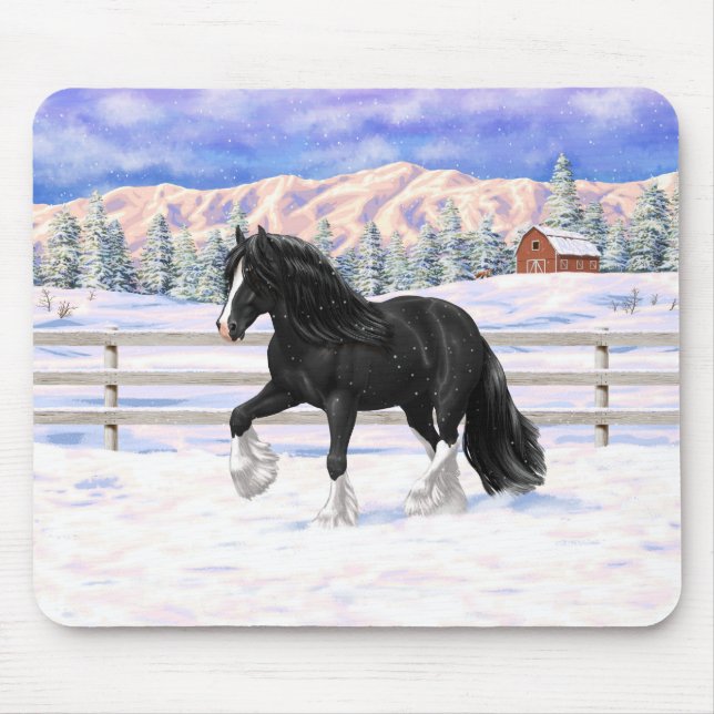 Black Gypsy Vanner Irish Cob Draft Horse in Snow Mousepad (Vorne)