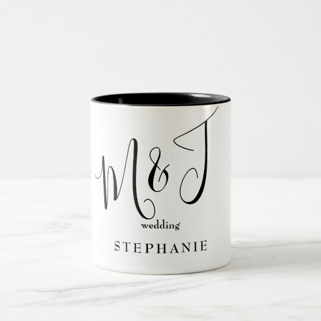 Black Initials & Name Wedding Zweifarbige Tasse (Mittel)