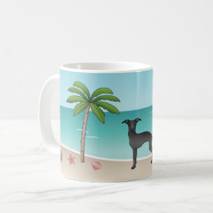 Black Italian Greyhound am Tropical Summer Beach Kaffeetasse